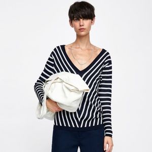 Zara Black and white sweater